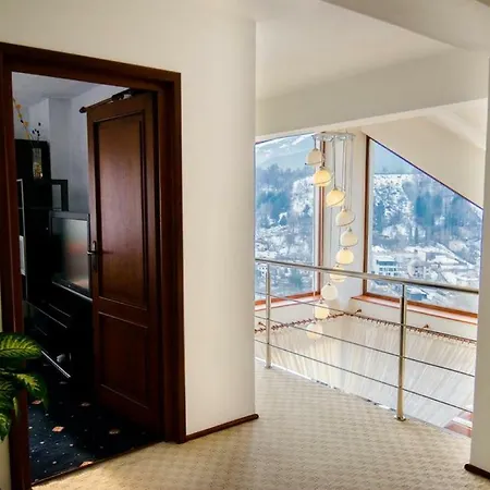 Villa Modern With Beautiful Views To The City Brasov